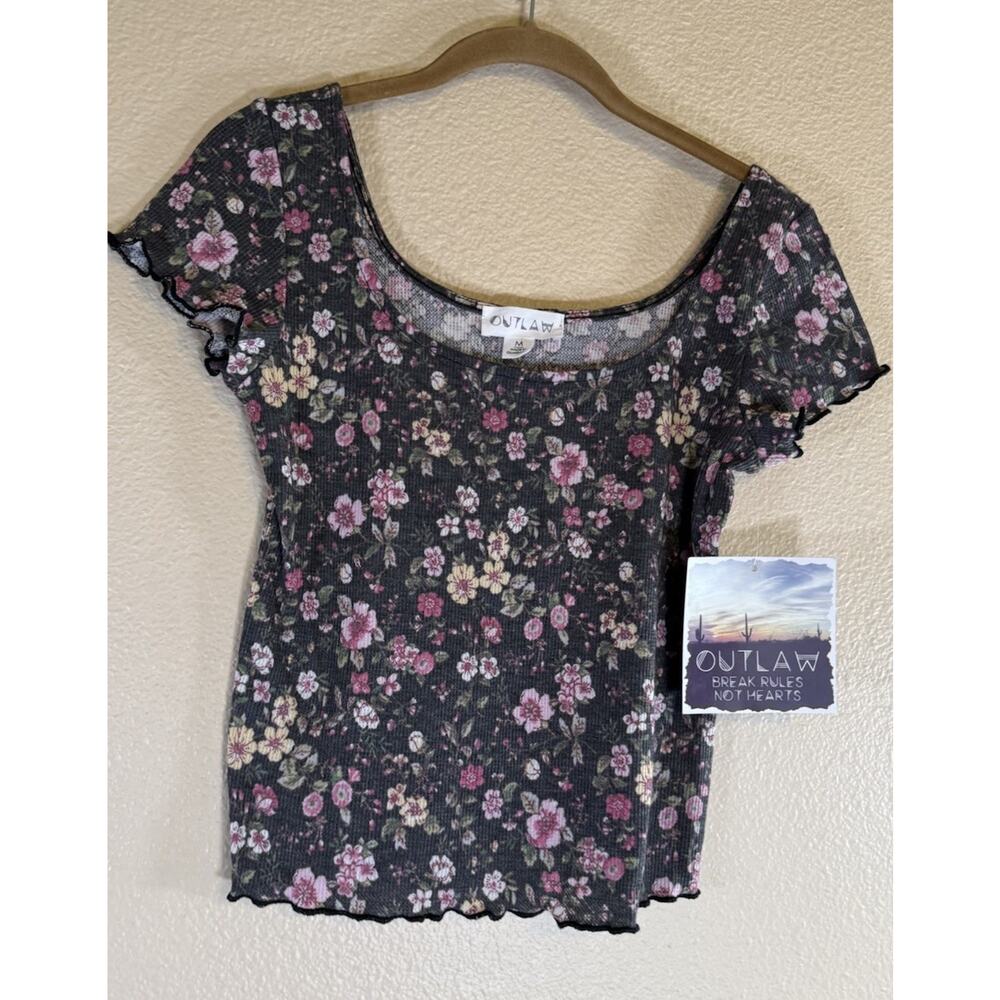 NWT Outlaw Size Medium Floral Crop Top